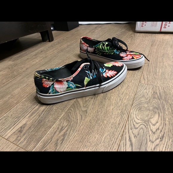 Hawaiian vans - Picture 3 of 8